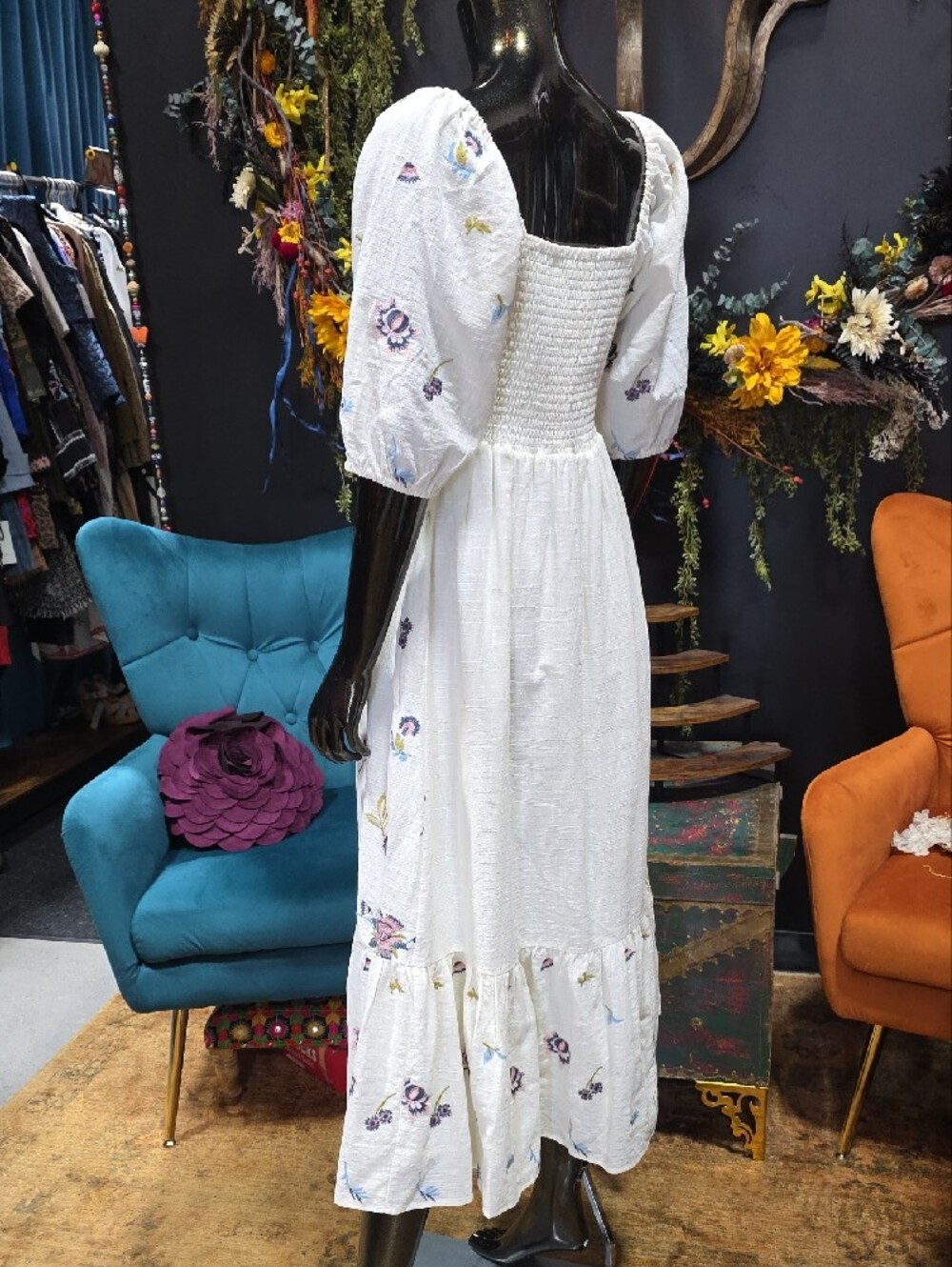 Reba White On/ Off-Shoulder Embroidered Maxi Dress - Picture 9 of 12